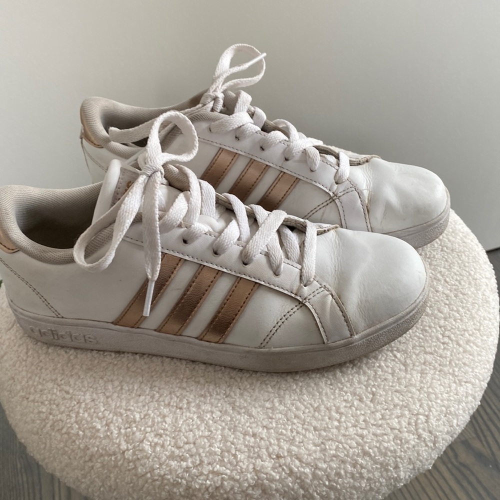 Adidas Neo Comfort Footbed White w/Rose Gold Stripe Women 7/Ki…